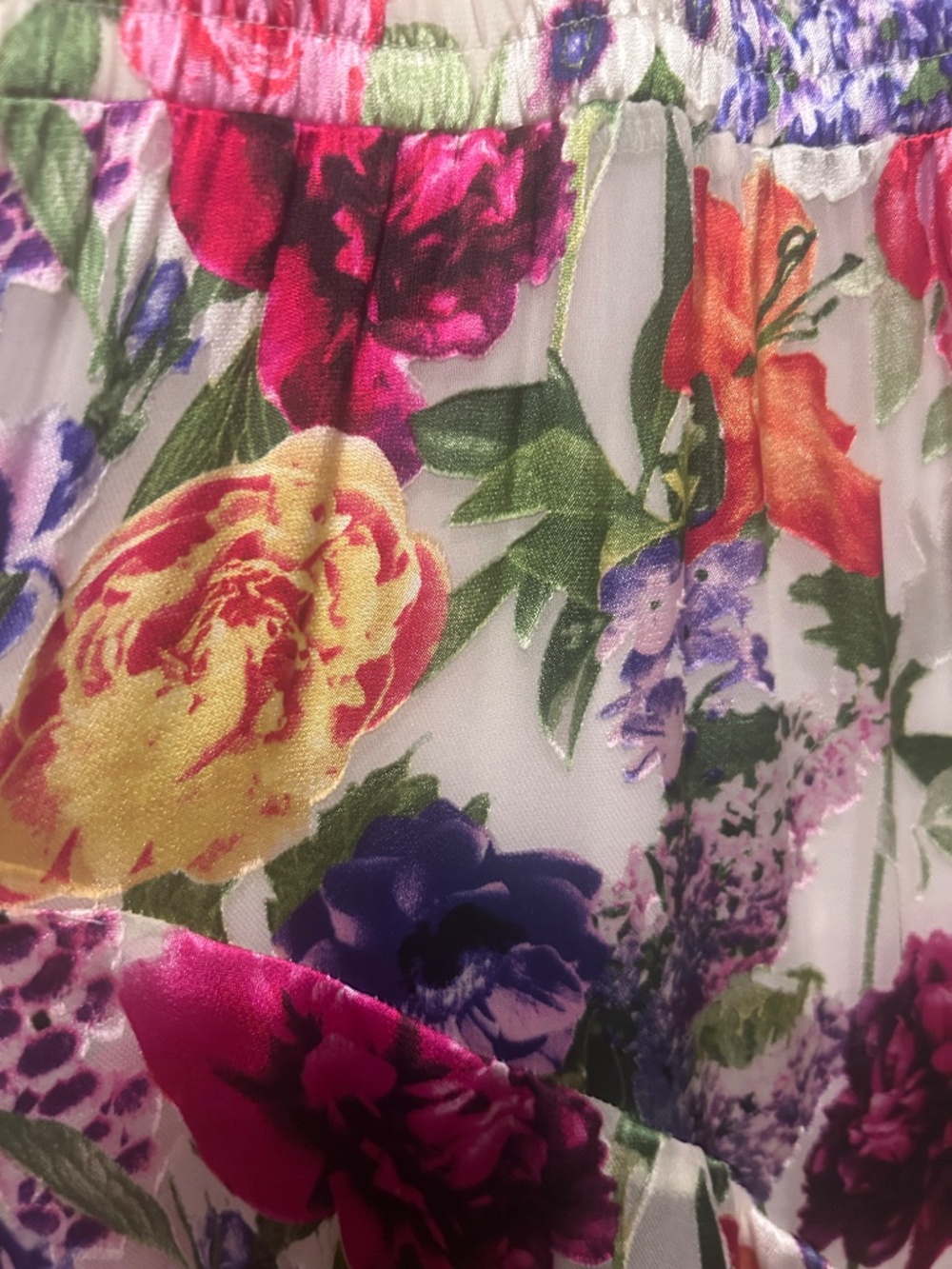 Alice + Olivia Hayden V-Neck Front Ruffle Dress in Flower Shop size 2 - Picture 13 of 15